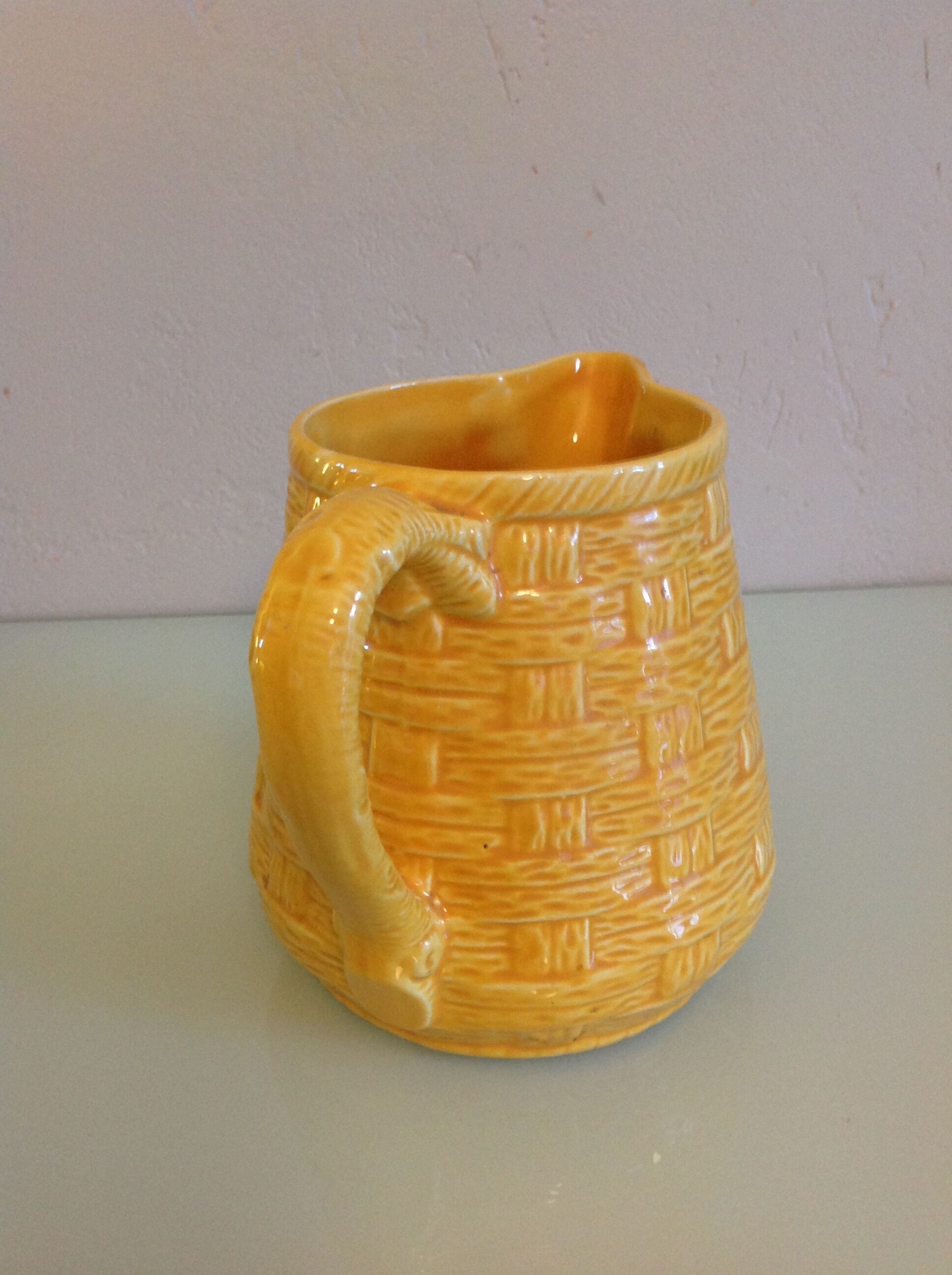Yellow pitcher Sarreguemines Digoin vintage 60s slip