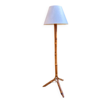 Lampadaire tripode en rotin