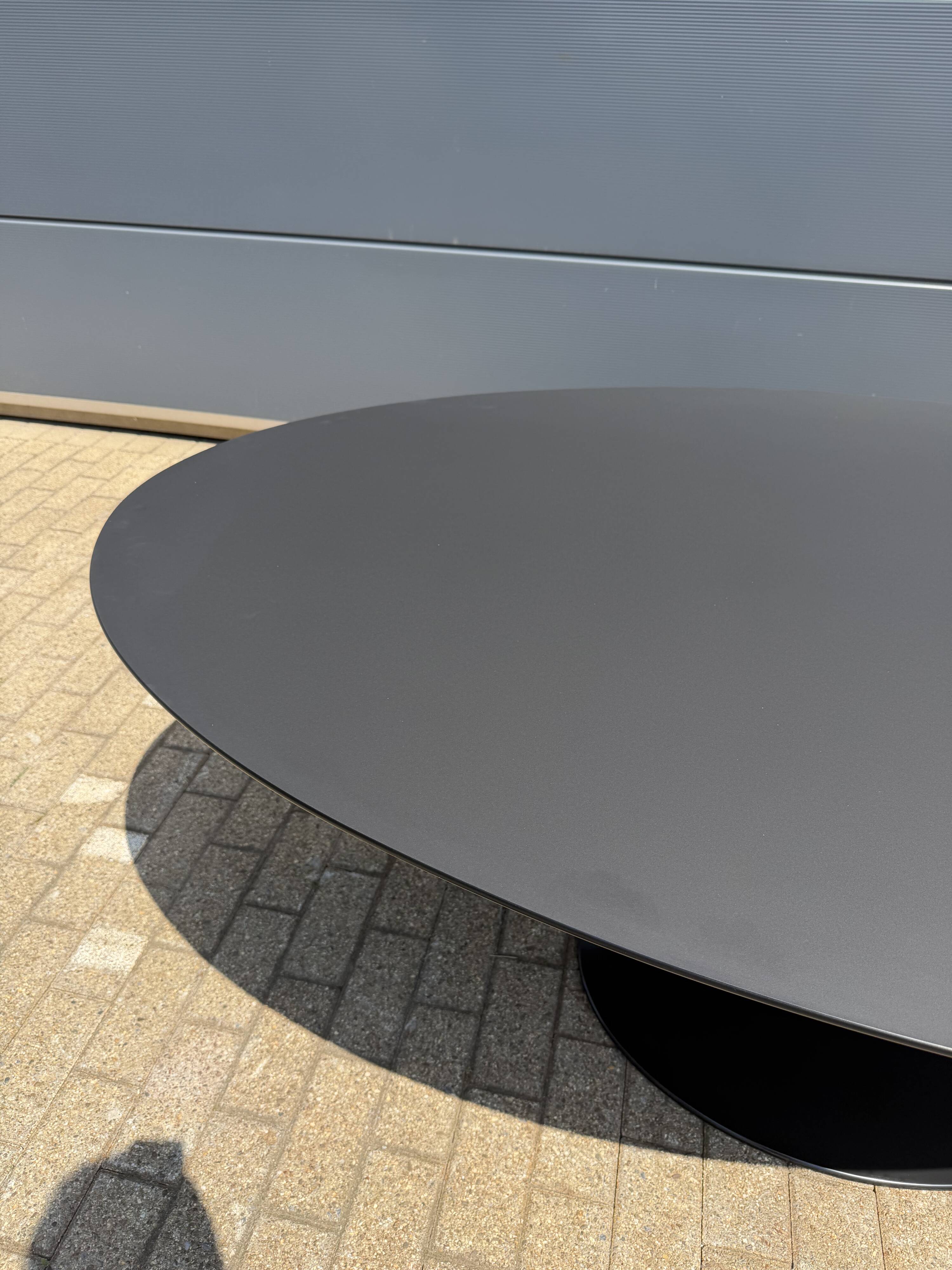 Knoll Tulip oval dining table 198/244cm black Feniks laminate