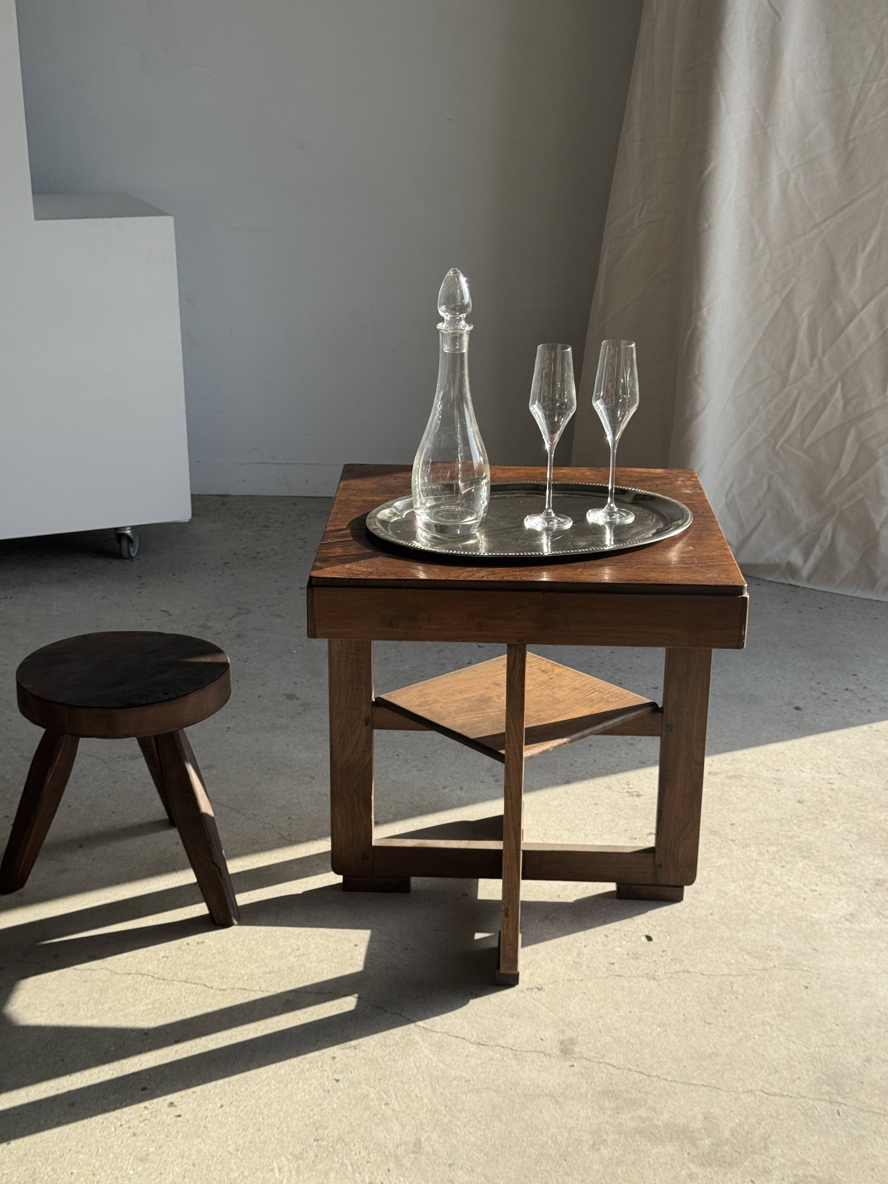 Large oval engraved platter in silver-plated metal 34x45.