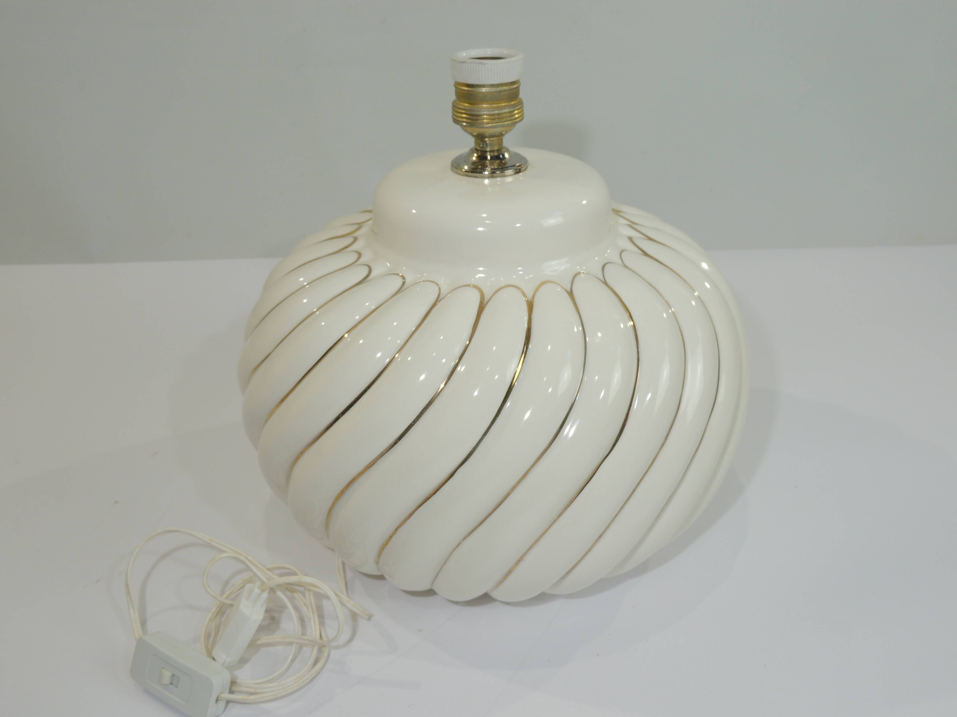 Ceramic /vintage lamp foot