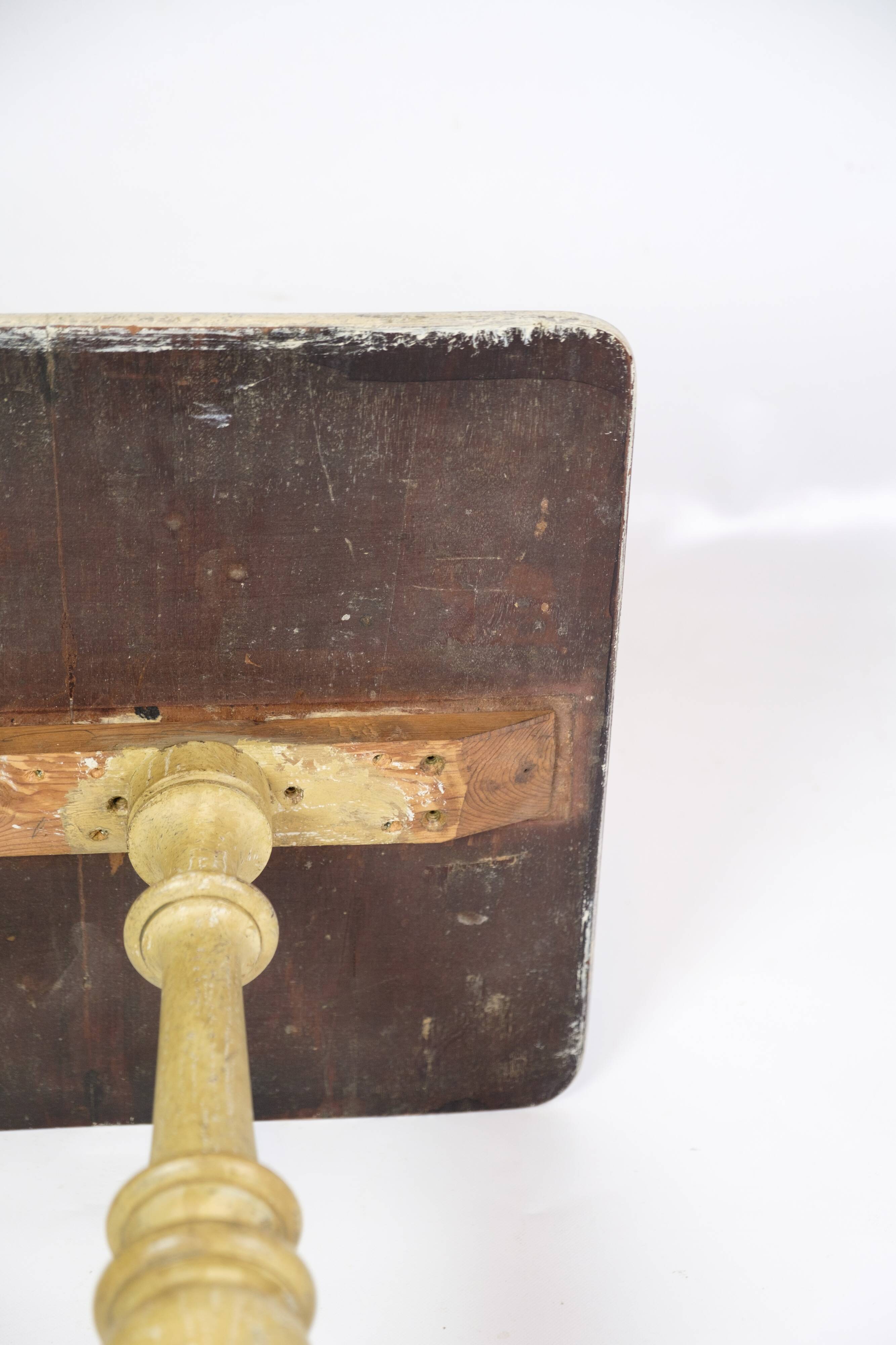 Table à colonnes peinte originale fabriquée en gris et jaunâtre des années 1840