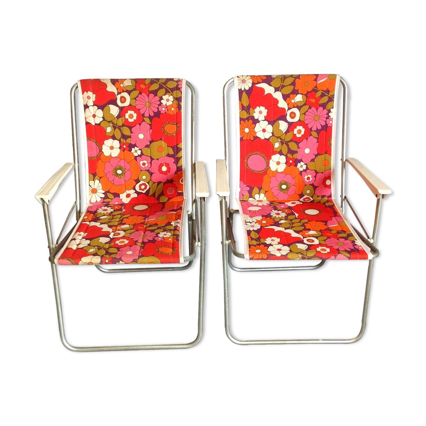 Pair of chairs folding vintage