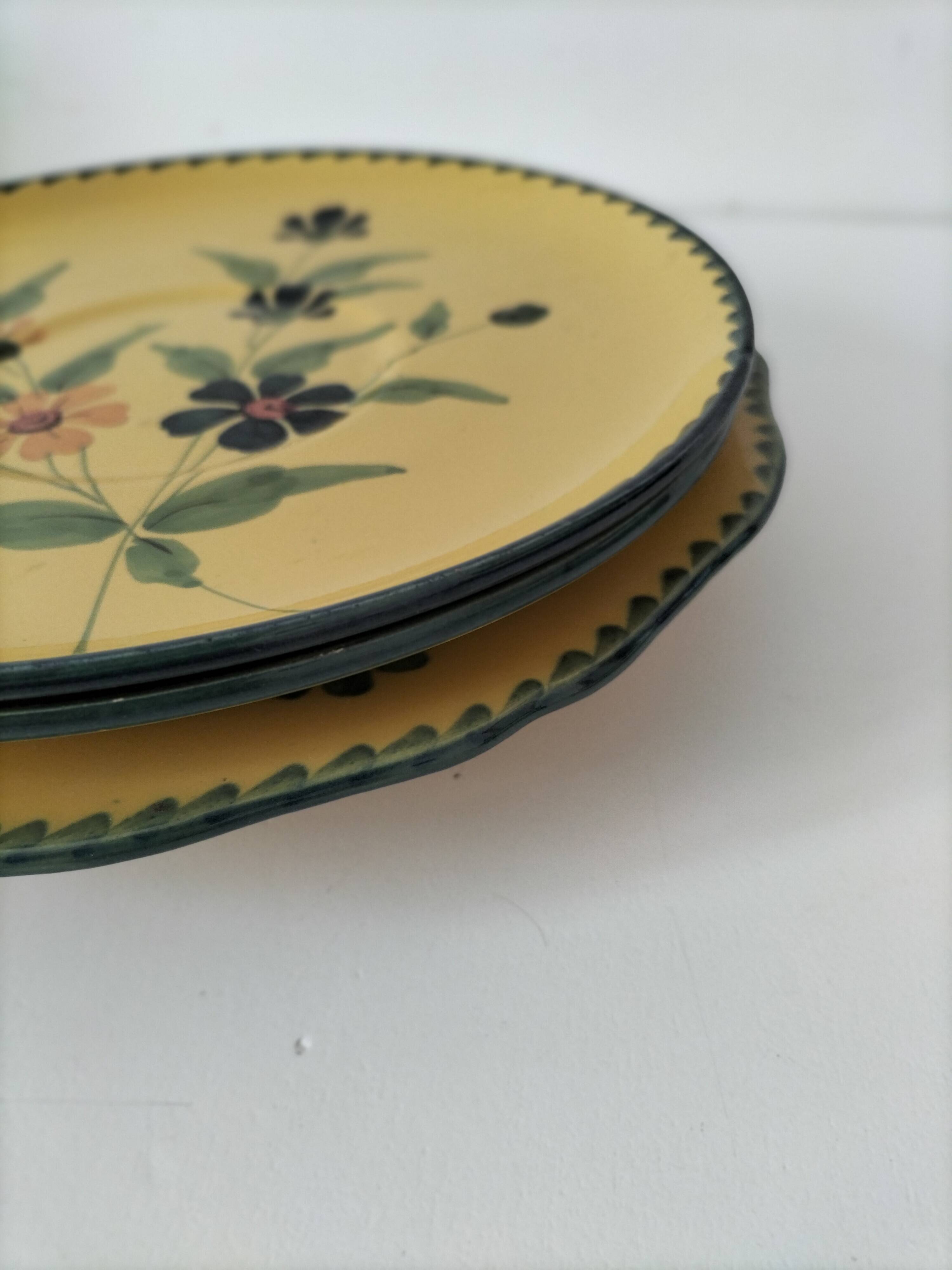 4 antique plates in hand-painted faience