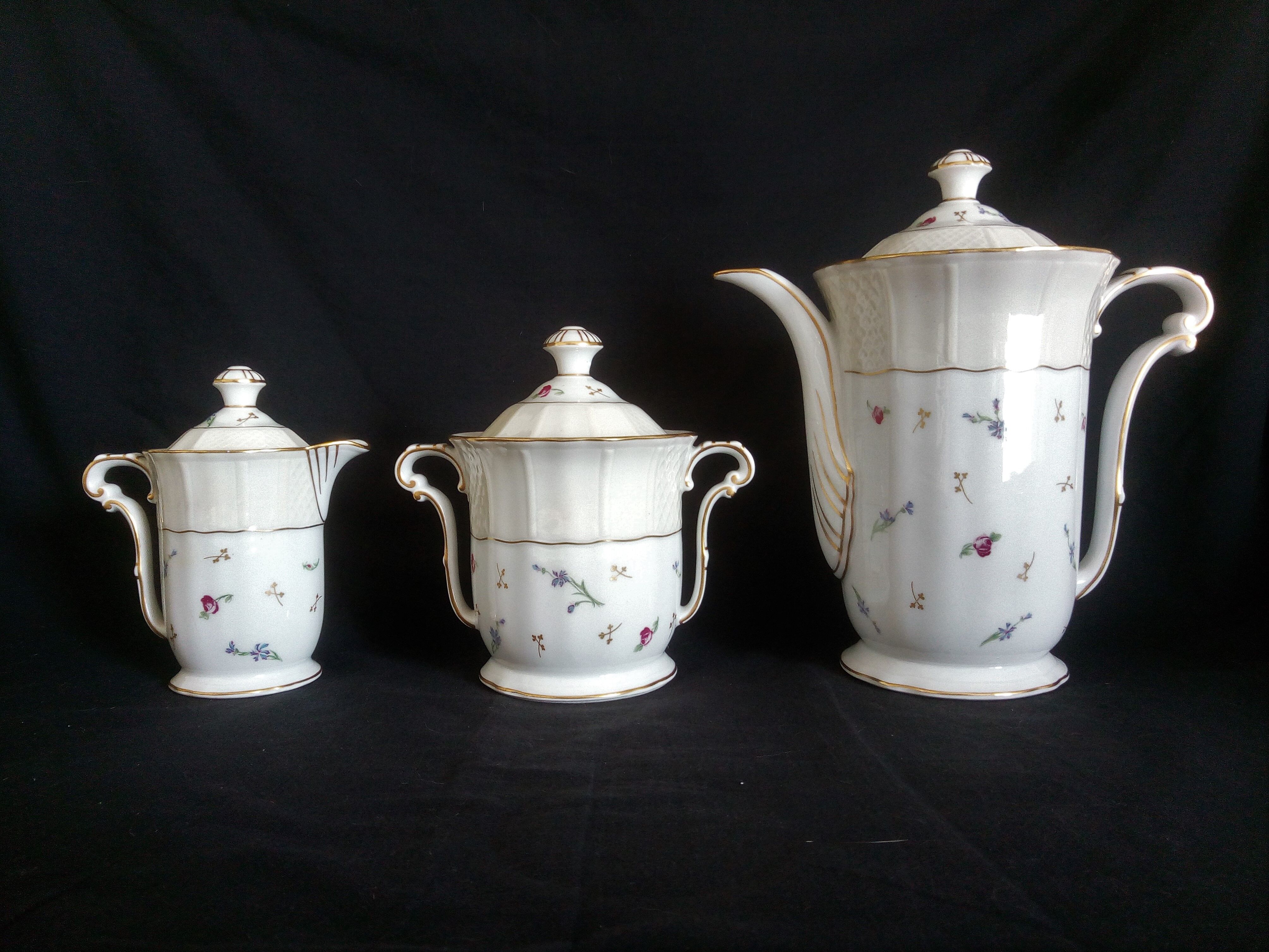 L. Bernardaud & Cie. - Limoges porcelain coffee set, Pompadour model, 1900s - 1927s