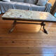 Table basse en onyx et laiton