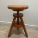 Watchmaker's stool with screw