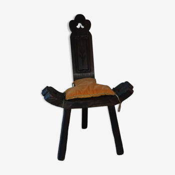 Tripod stool with backrest