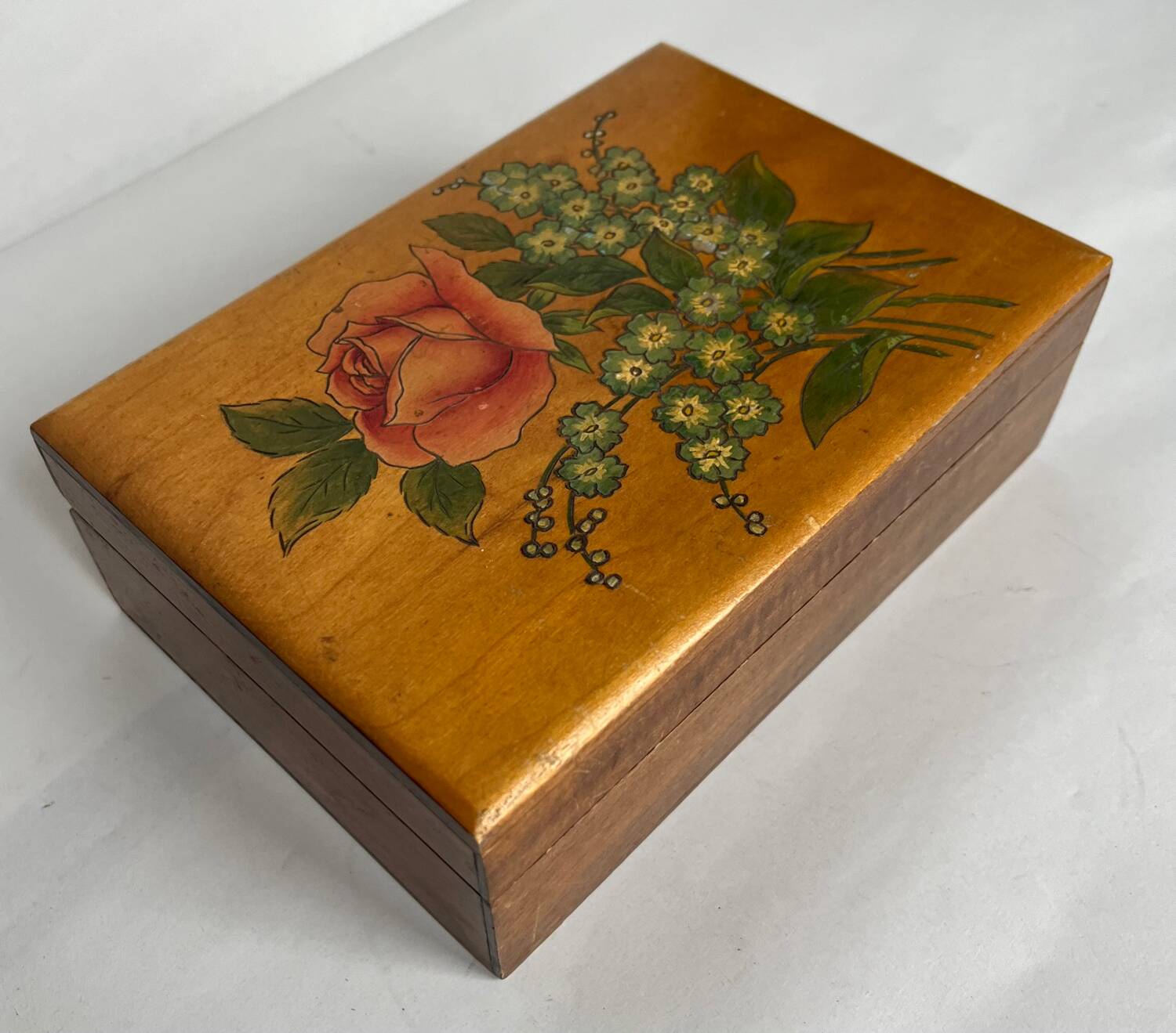 Boîte à bijoux ancienne en bois