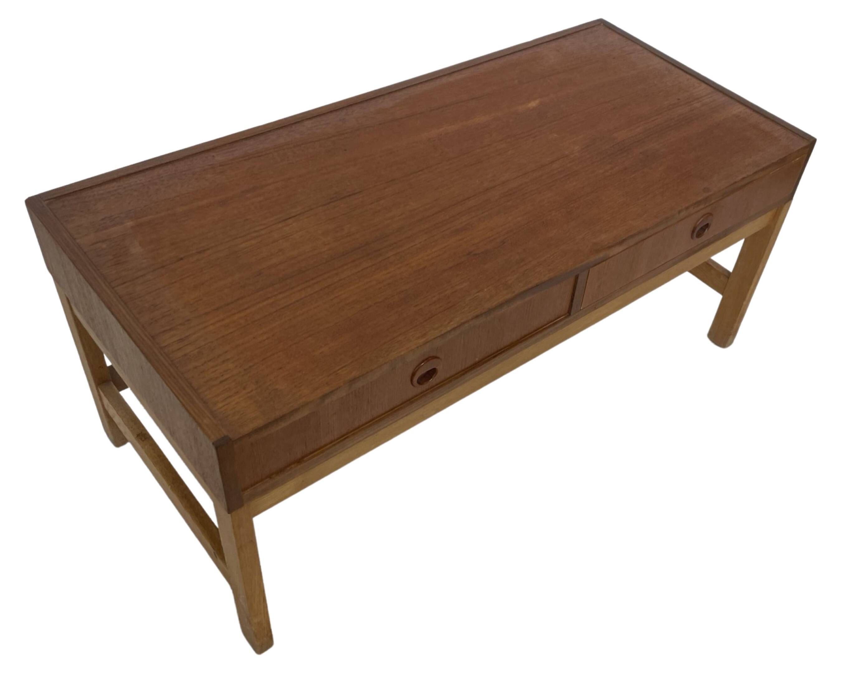 Meuble bas vintage danois modèle 1960, placage de teck