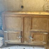 Frigo ancien en bois