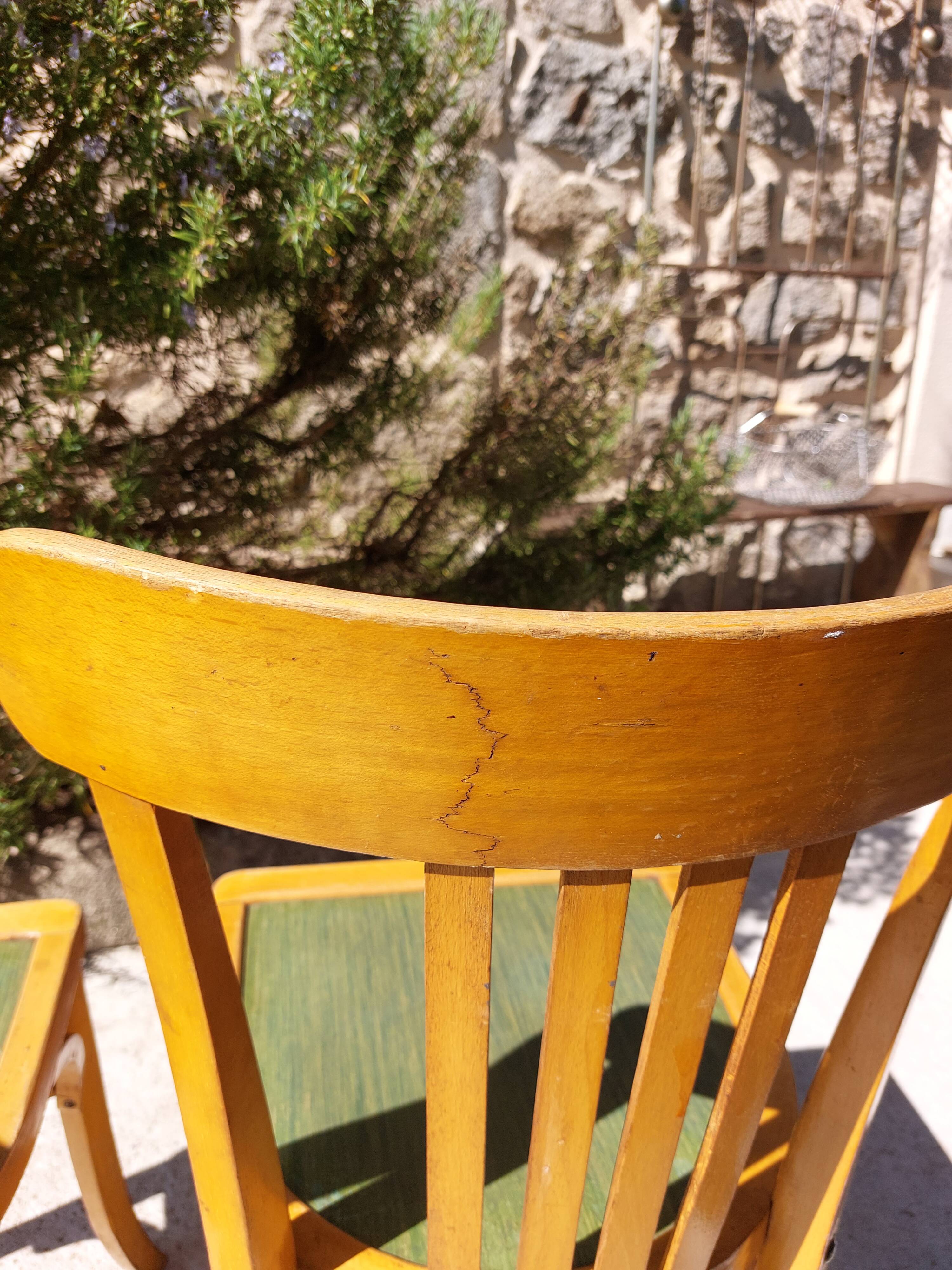 2 chaises bistrot bois et vertes