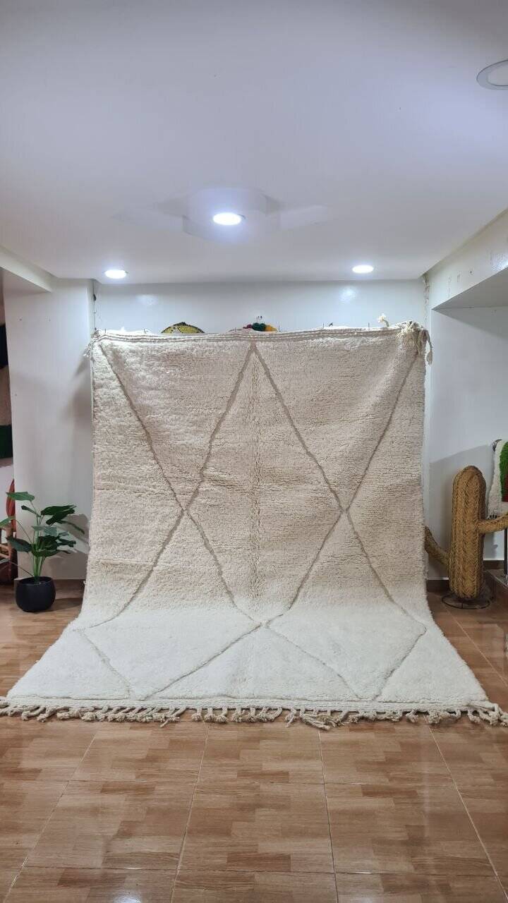 Handmade Moroccan Beni Ouarain Rug - Natural Ivory with Minimalist Diamond Pattern 300x200 cm