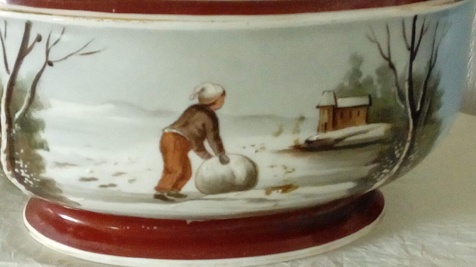 Jardiniere en porcelaine de Paris decor paysage de neige fin 19 eme