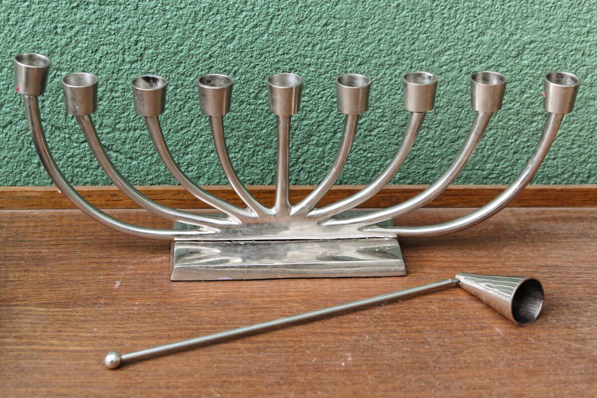 Candle holder with 9 branches in silver metal and speckled