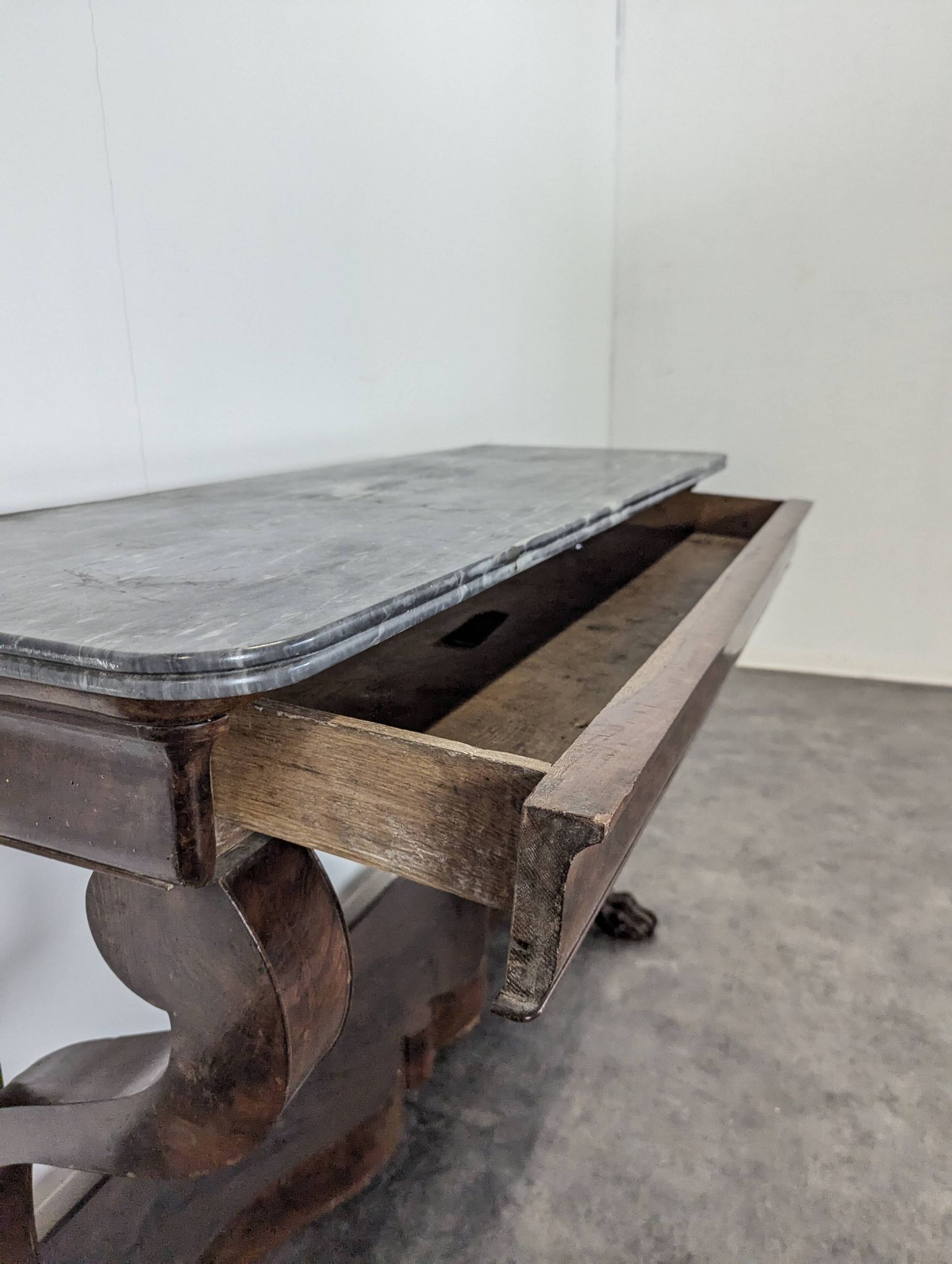 Restoration period console in flamed mahogany
