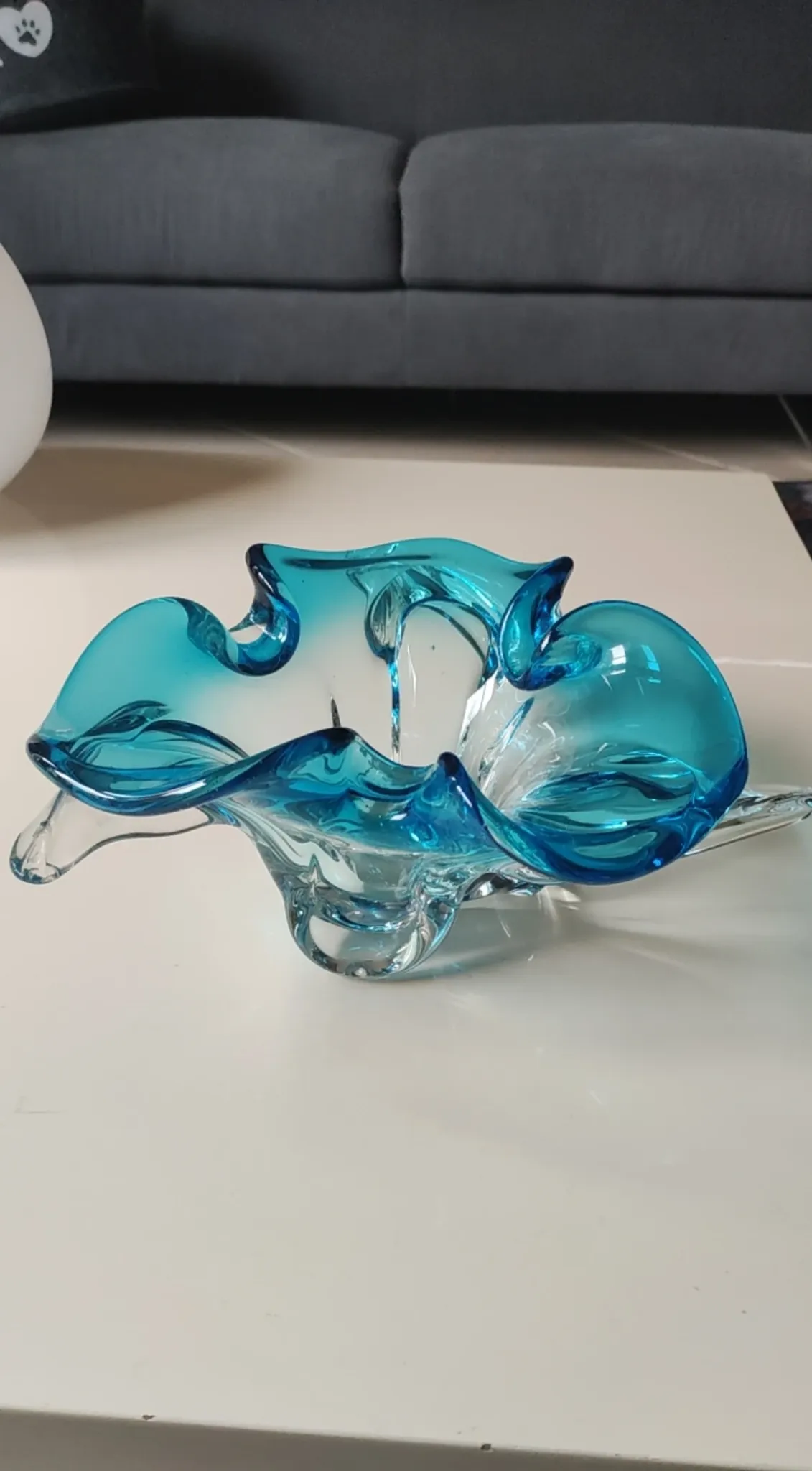 Large Vide Poche/Ashtray Murano. Made of blown art glass. Diameter 28 cm.