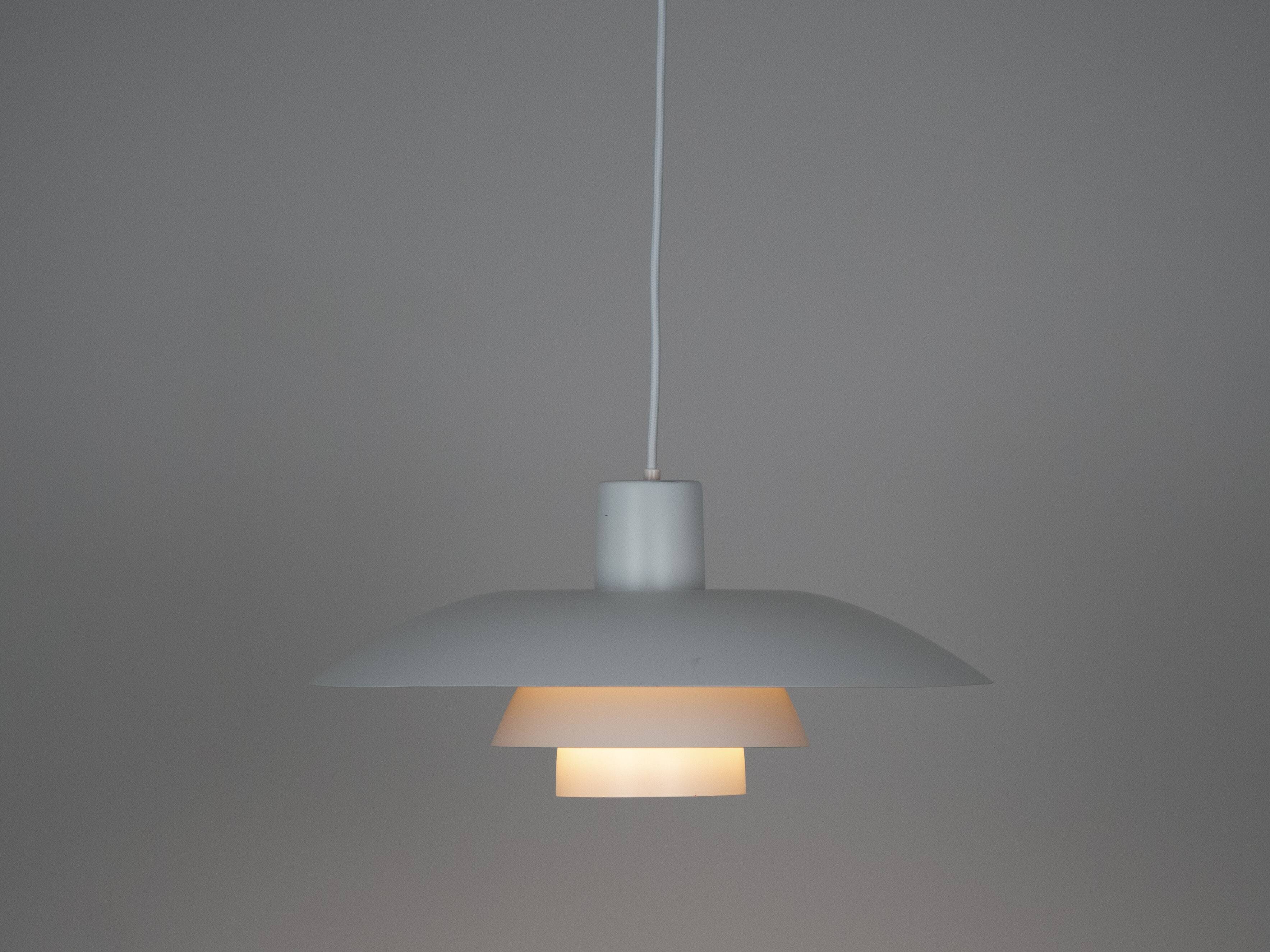 Suspension danoise PH 4/3 par Poul Henningsen, Louis Poulsen, 1966