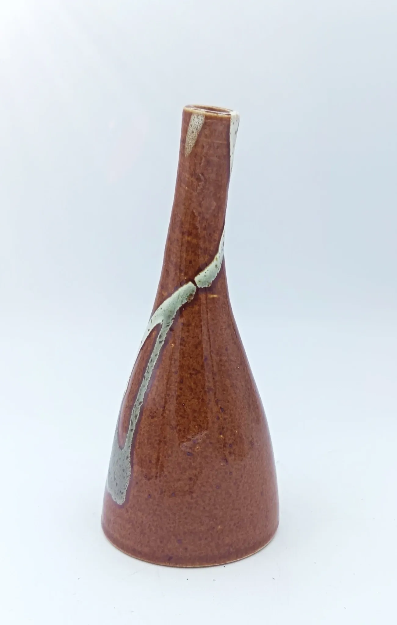 Single-flower vase in glazed stoneware from Nault pottery – Saint-Amand-en-Puisaye