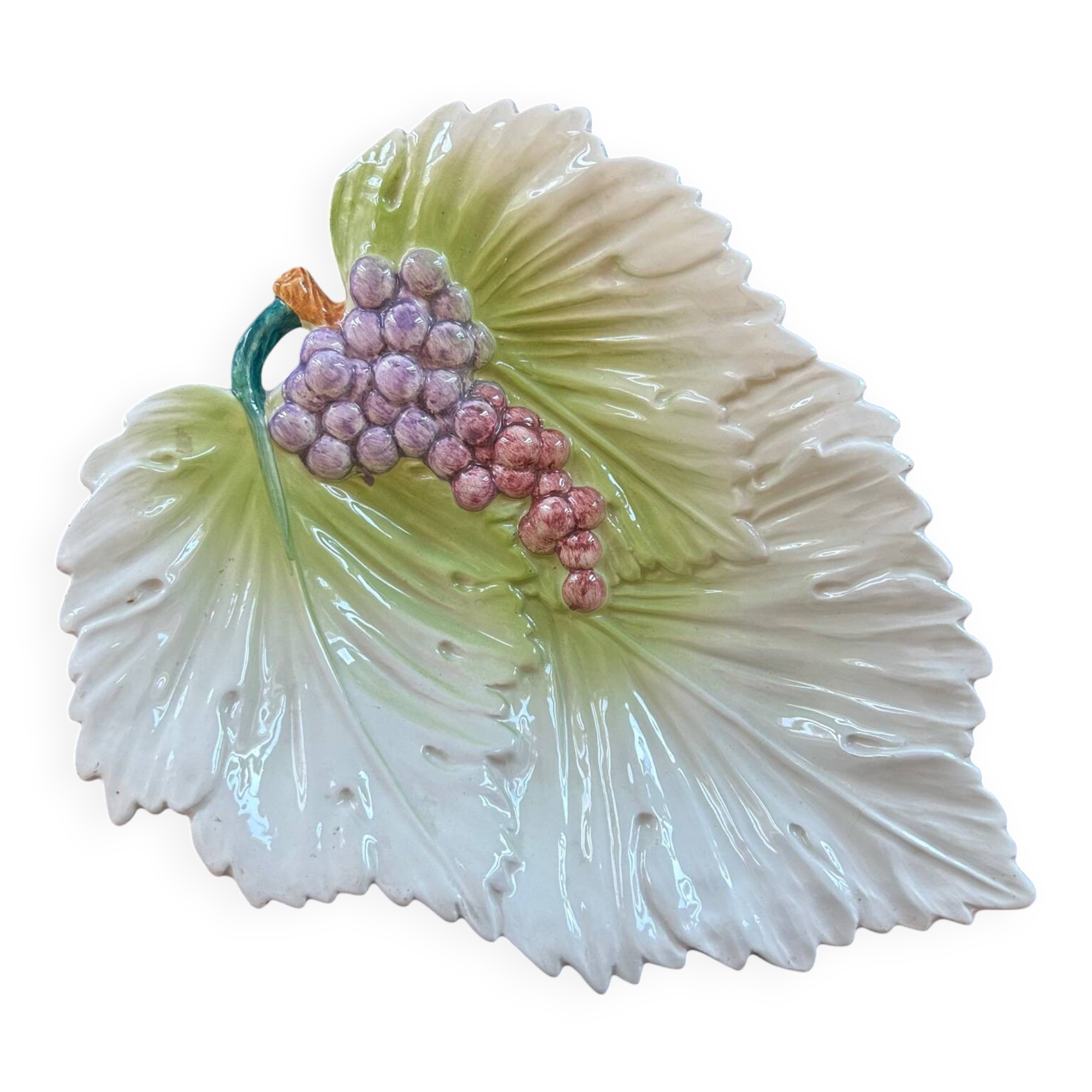 Grape-decorated slip dish