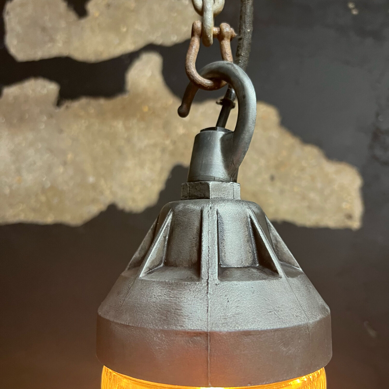 Holophane suspension