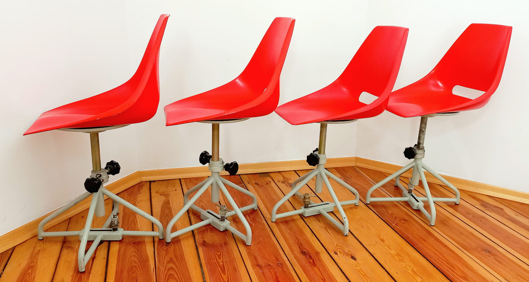 Swivel chair proj. M. Navratil for Vertex, Czechoslovakia 60"