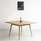 Square dining table in solid Vosges oak