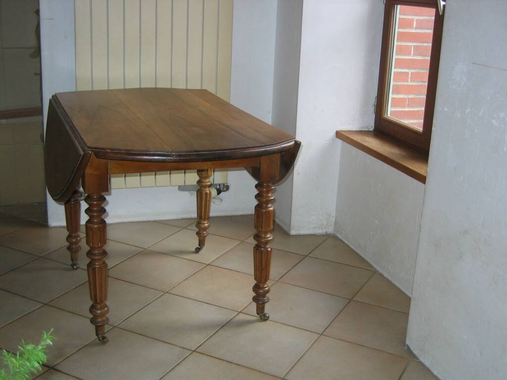 Table en noyer