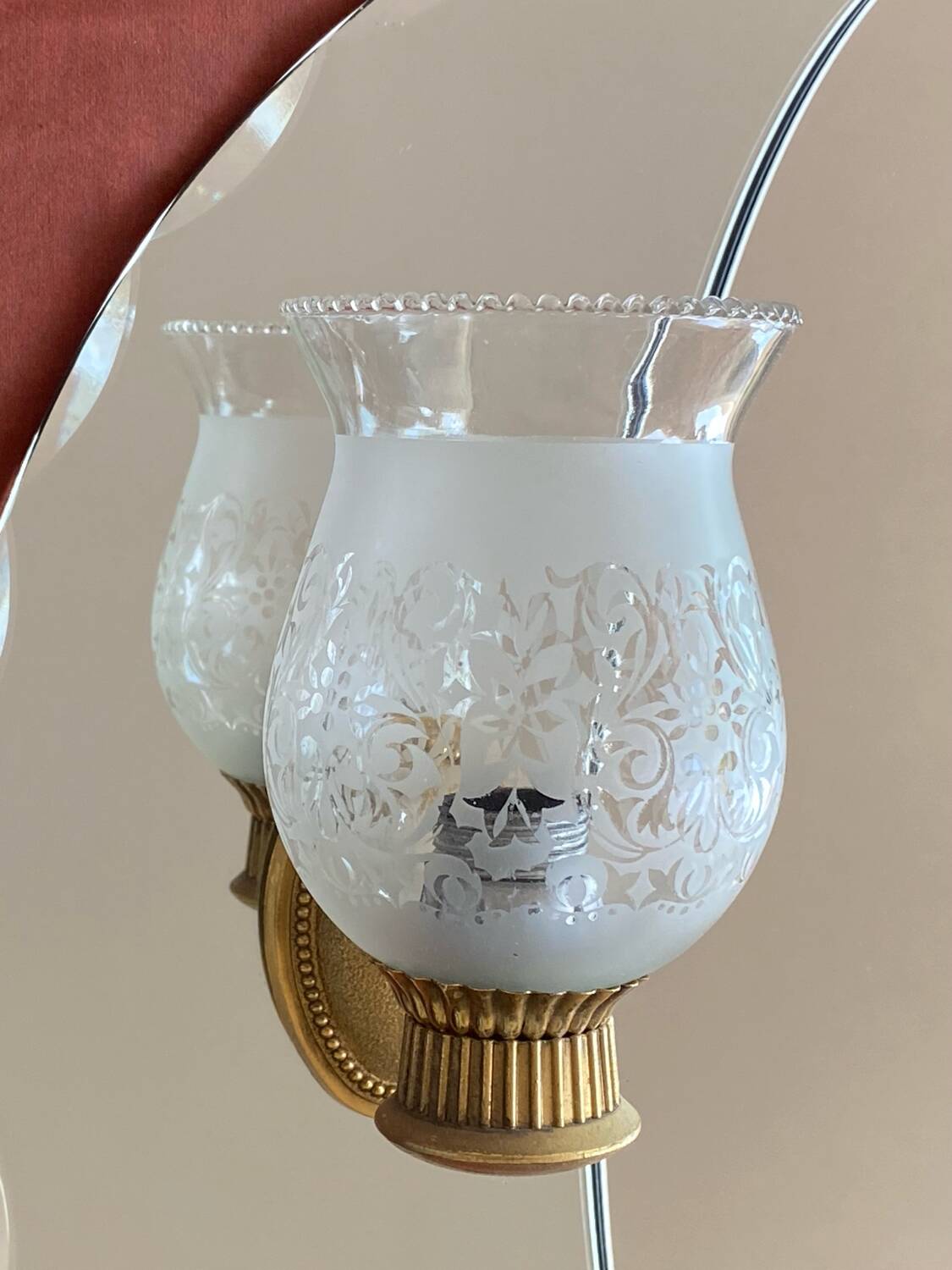 Miroir de salle de bain étagère et lampes