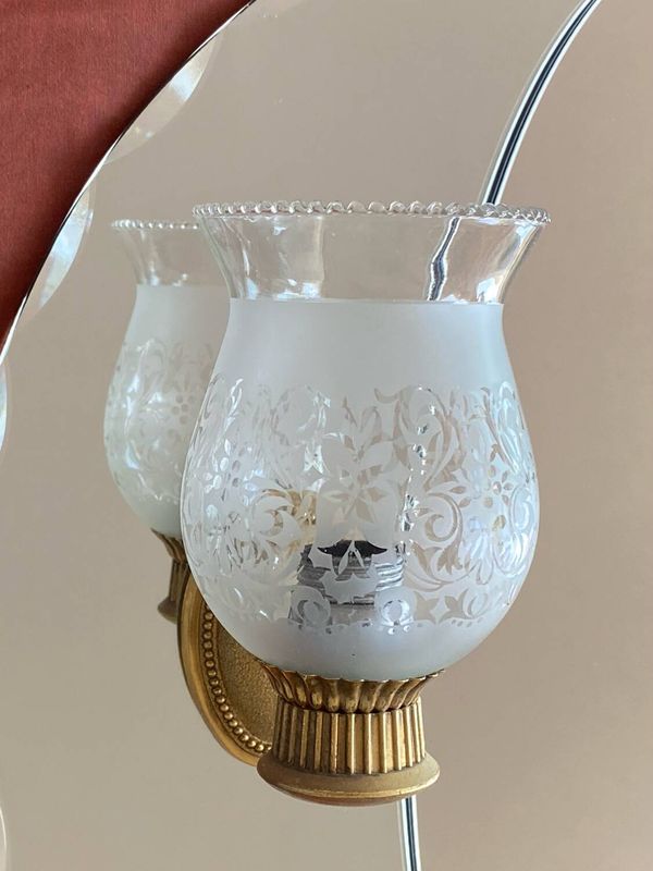 Miroir de salle de bain étagère et lampes