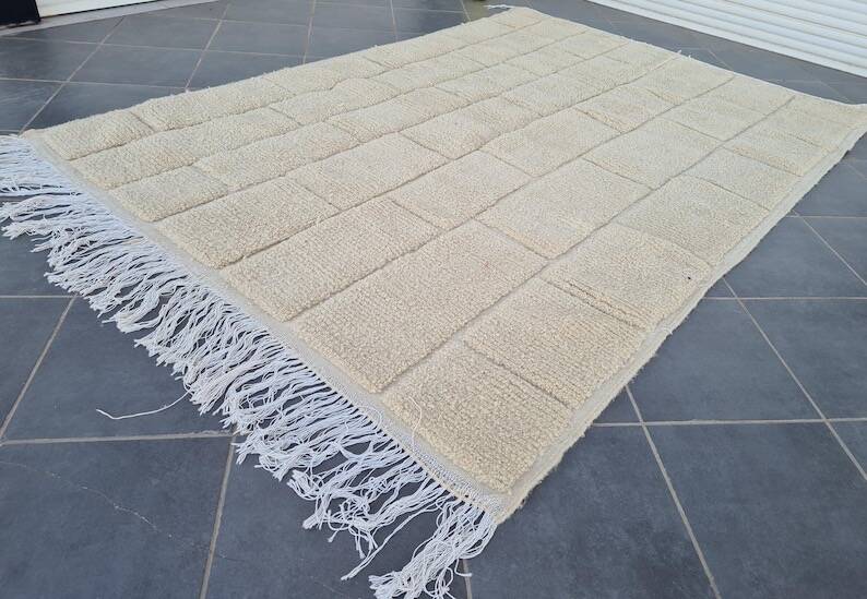 Authentic pure white wool Beni Ourain rug size 1.4/2.6 m