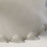 Round suspension in white opaline with serrated edges electrified