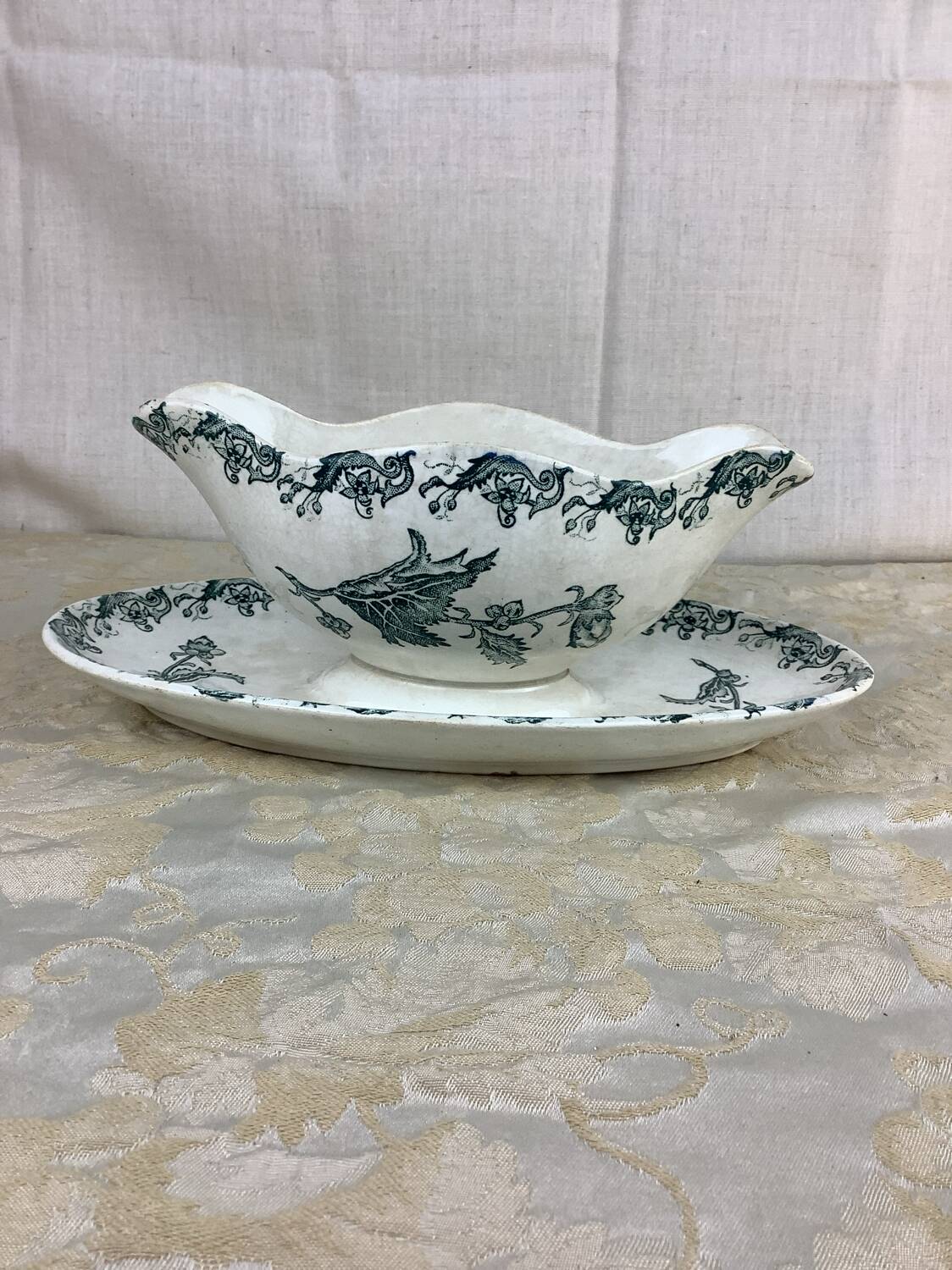 Saint Amand Iron Earth Sauceboat