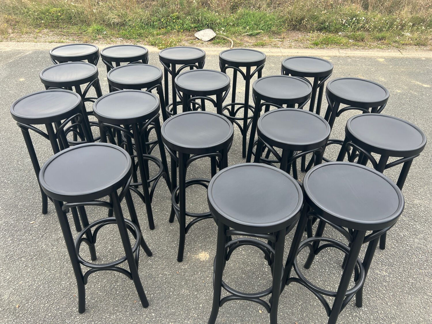 Set of 18 bar stools