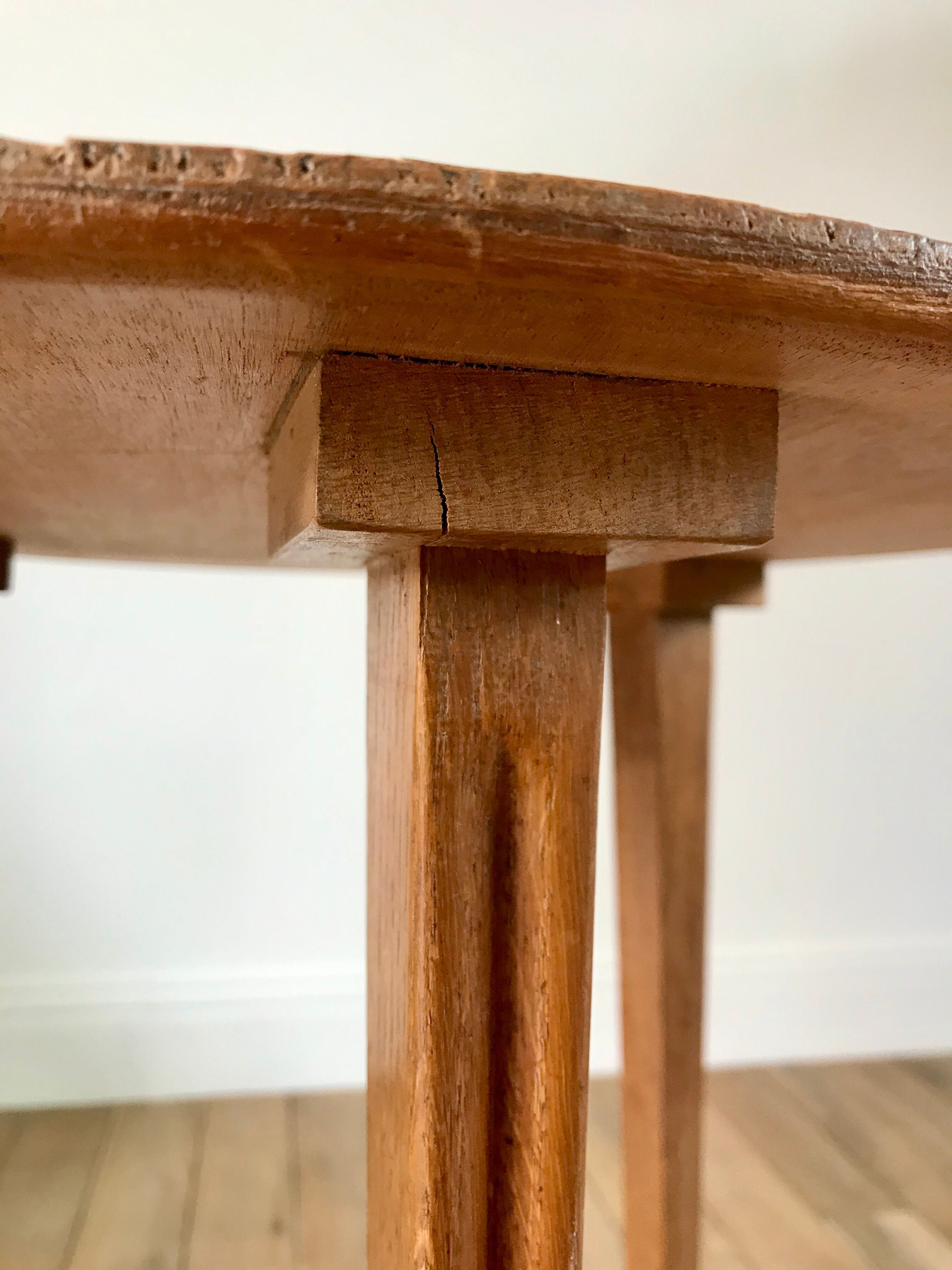 Tripod wood veneer side table 50-60s