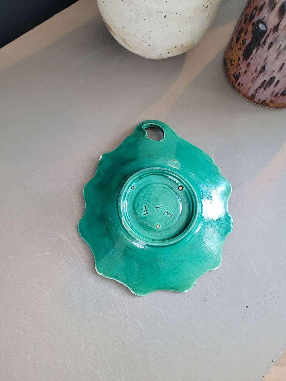 Green ceramic leaf tray