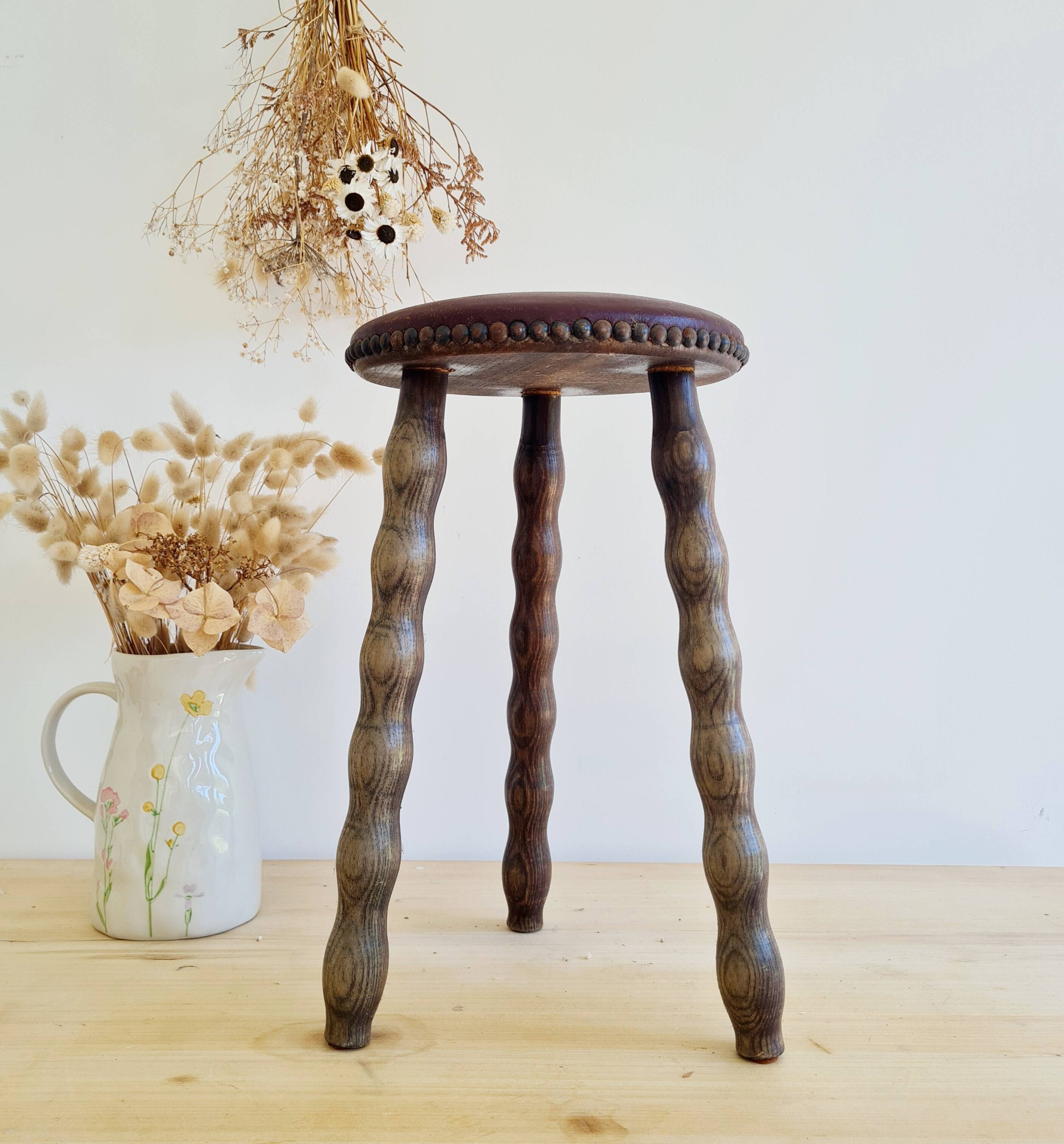 Tabouret bois pieds tournés assise cuir