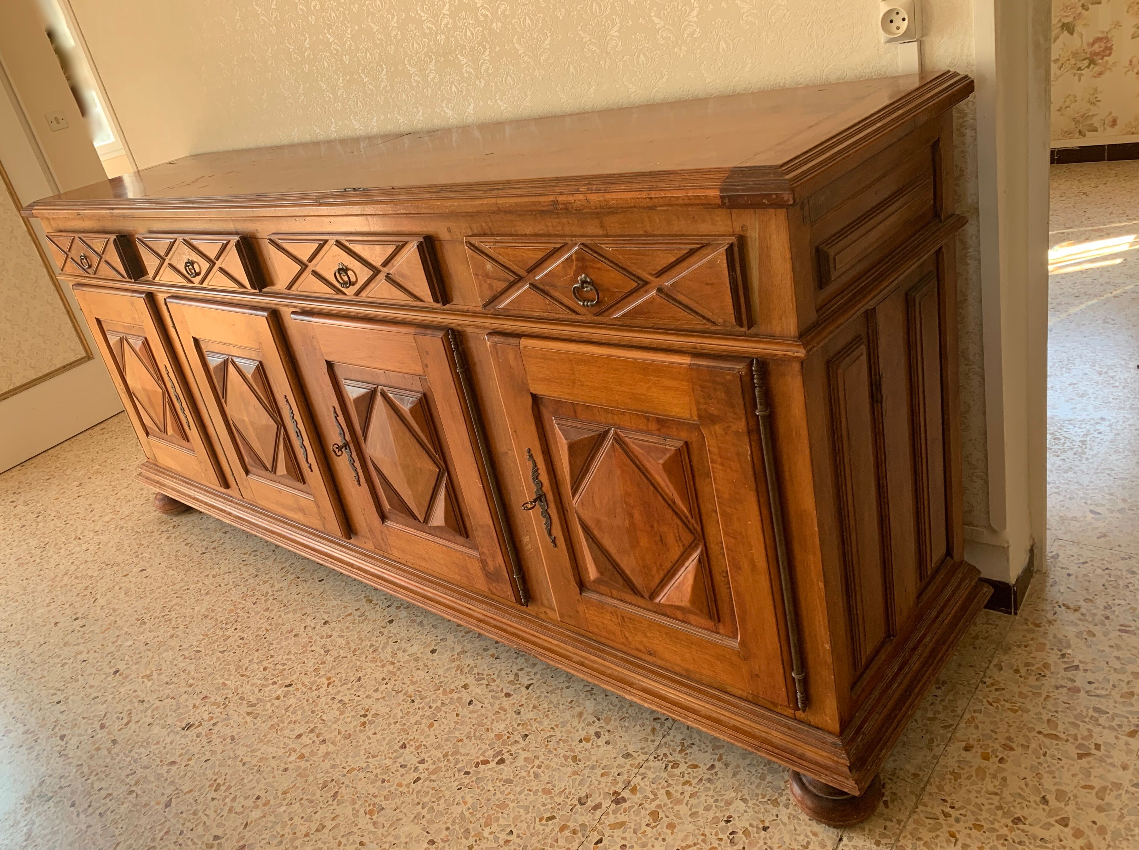 Vintage 4-door sideboard in solid wood