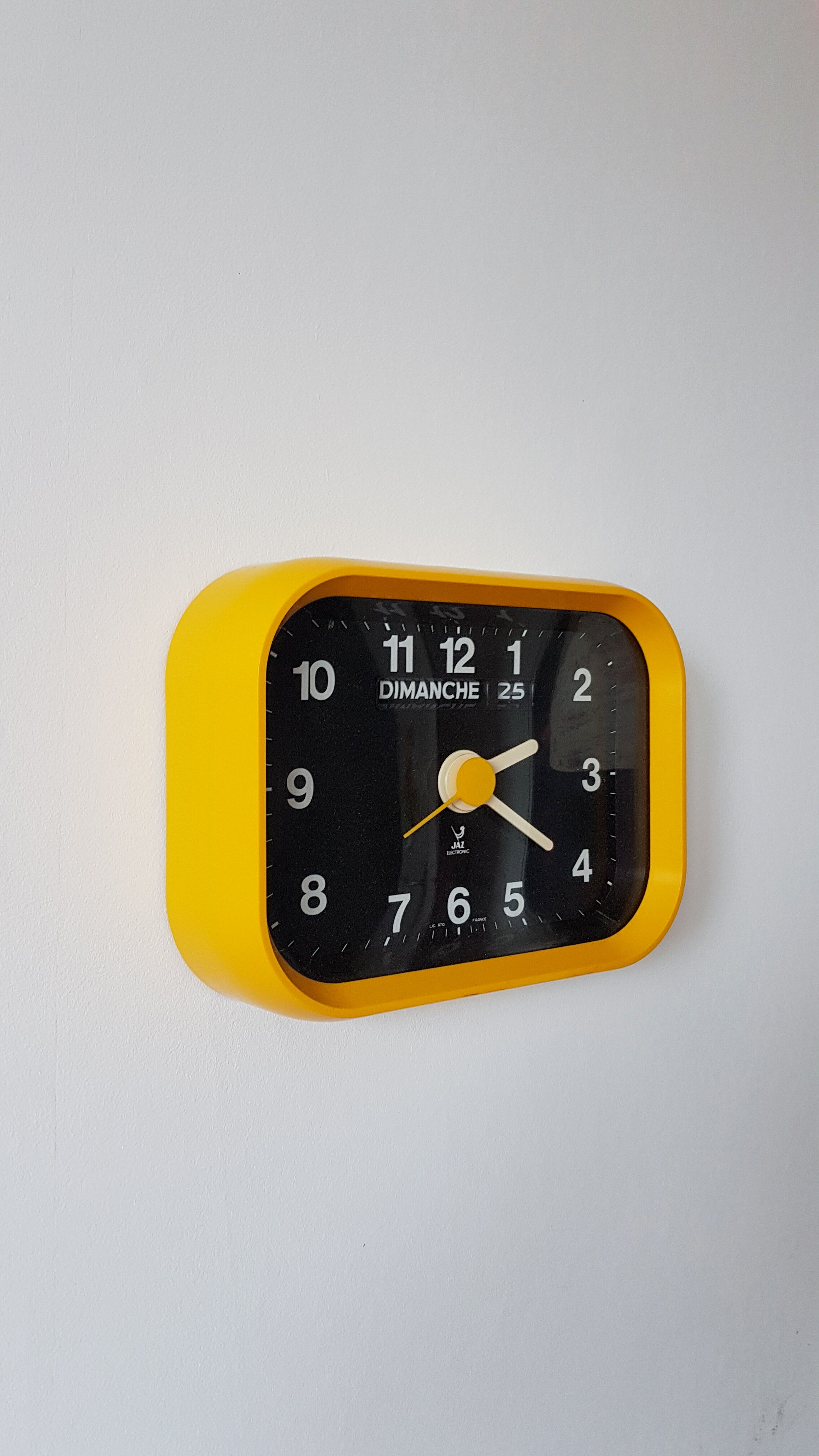Vintage yellow Jazz wall clock