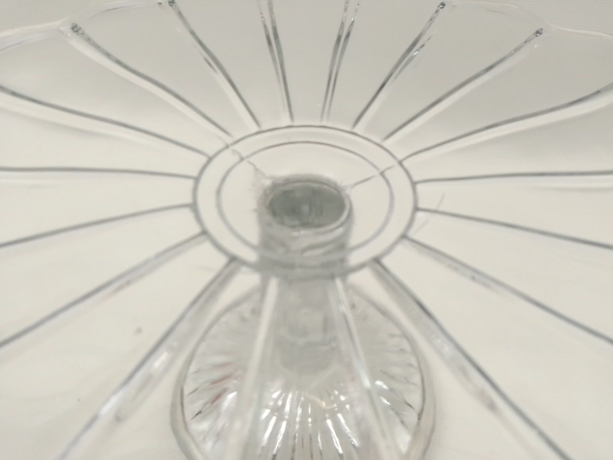 Walking pie dish in transparent floral glass