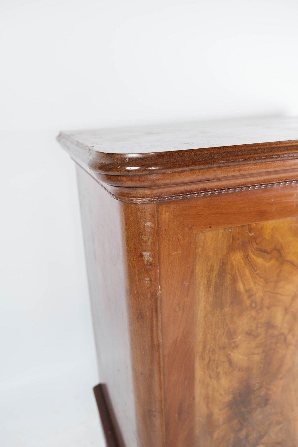 Mahogany standing cabinet