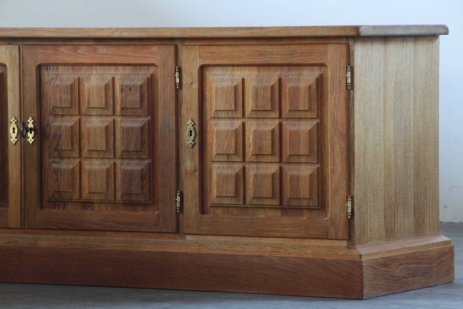 Vintage 1960/70s Danish Brutalist Light Oak Low Sideboard / Crezenda