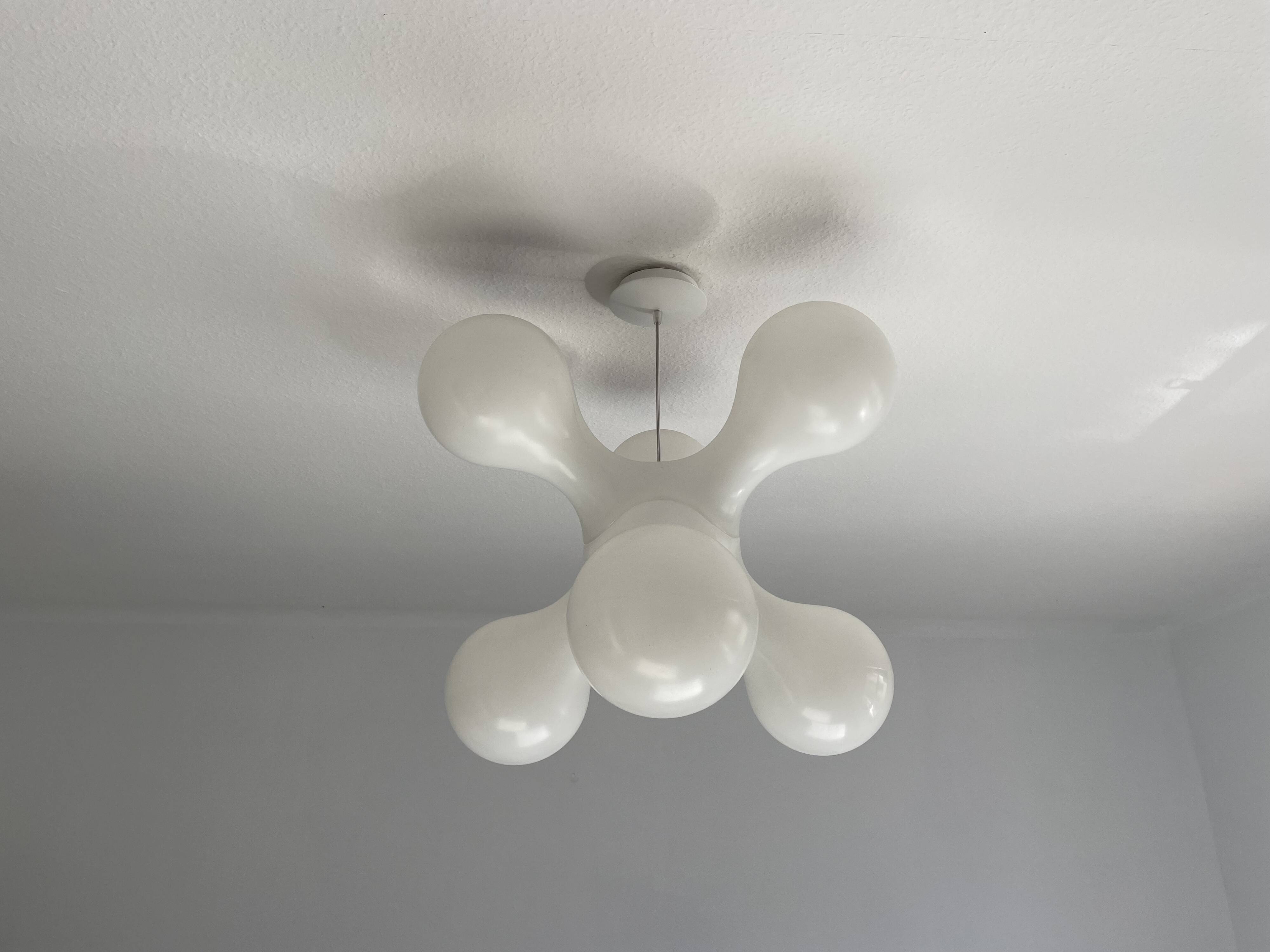 Atomium kundulani designer pendant light