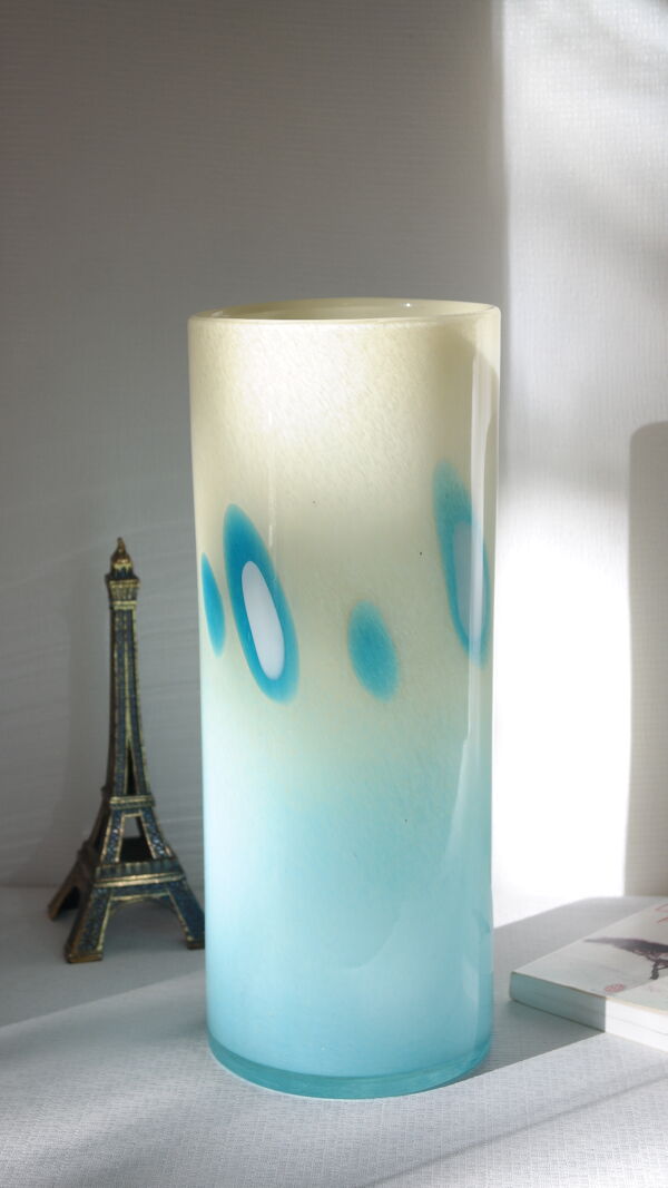 Vase tubulaire en verre soufflé bleu vintage 70's