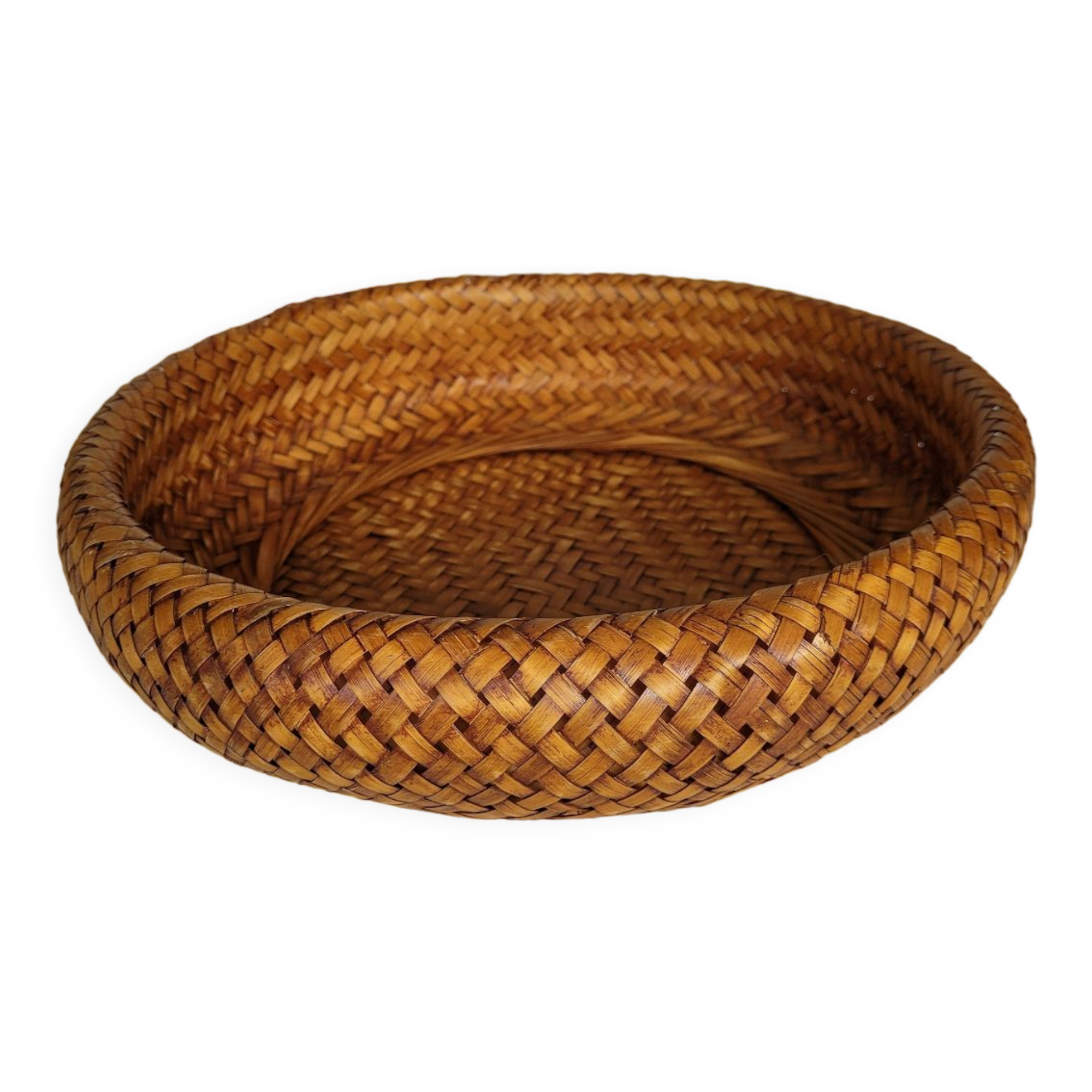 Round rattan basket