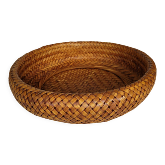 Round rattan basket