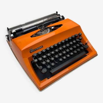 Machine à écrire Contessa Adler