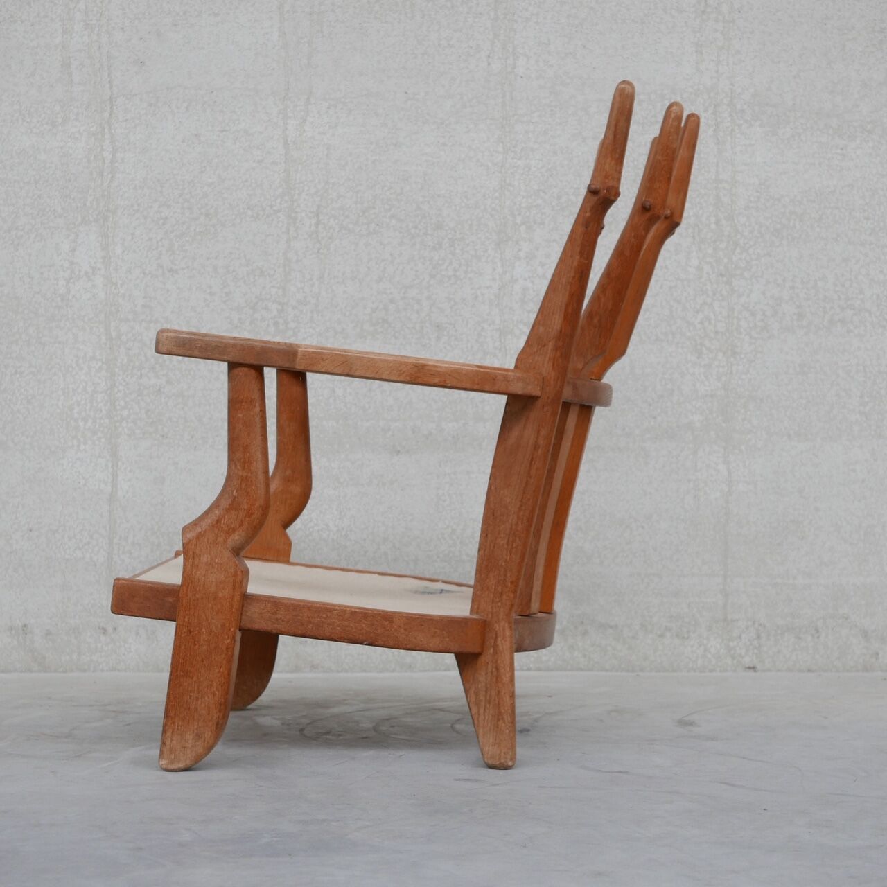 Fauteuil modèle repos de Guillerme et Chambron