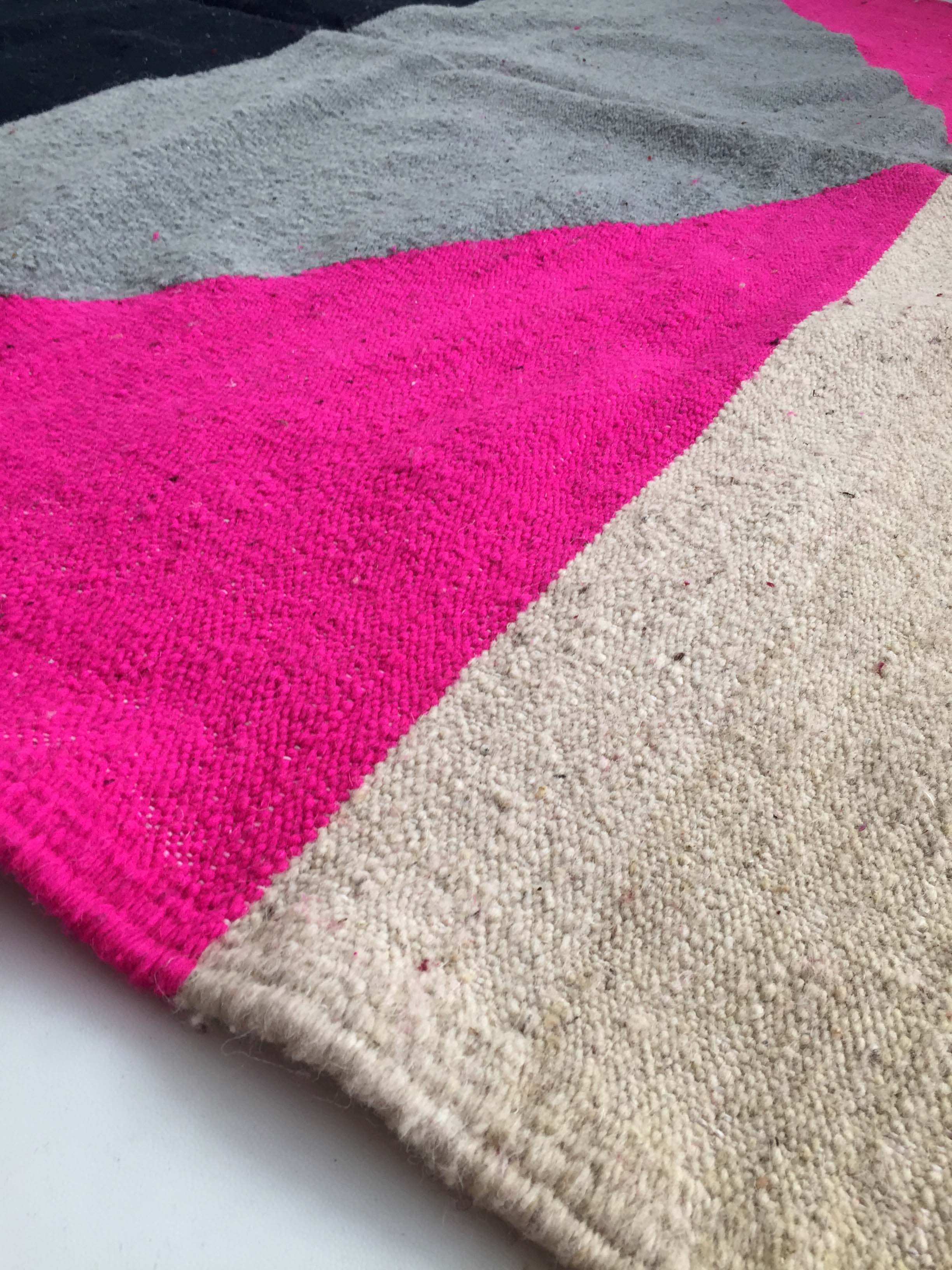 Unbleached Moroccan Berber Kilim carpet with colored flats 308x190cm