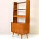 Bibliothèque vintage avec compartiment de rangement
